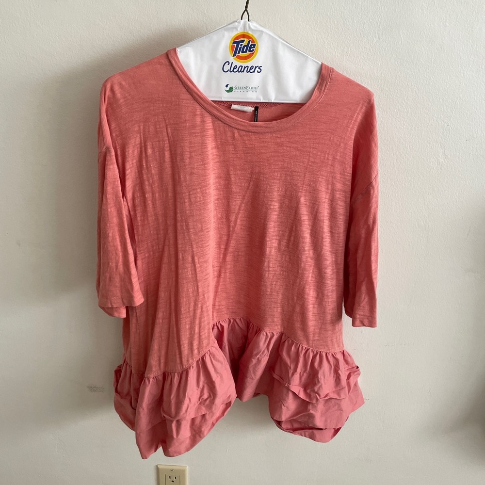 Blouse with frills
